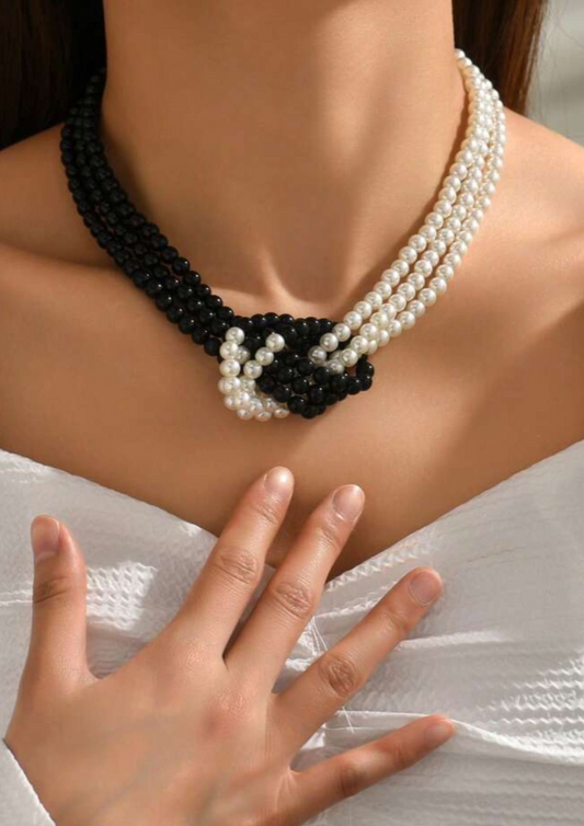 Black & White Pearl Necklace